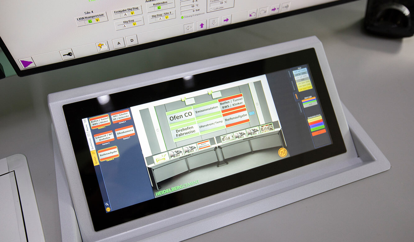 JST reference HeidelbergCement control centre: Command pad creates clearly arranged control room