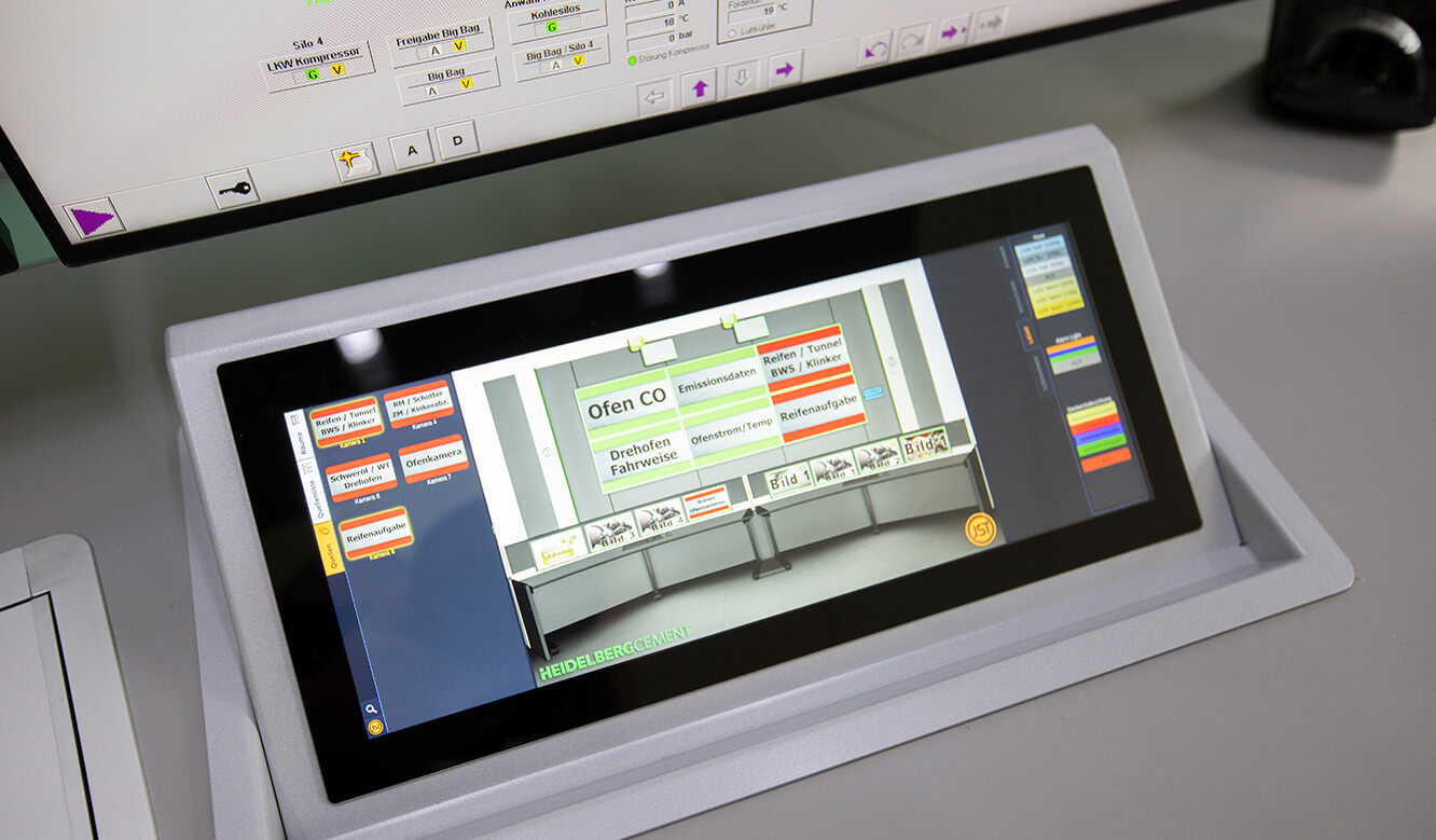 JST-Referenz HeidelbergCement Leitstand: Command-Pad schafft übersichtliche Steuerung-Leitwarte