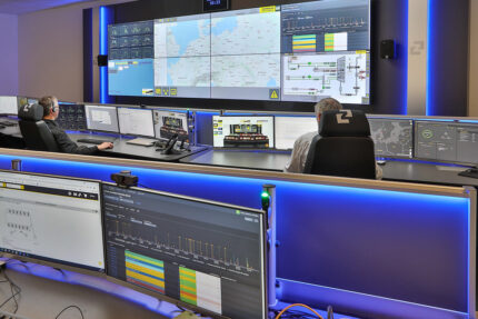 JST Reference Zeppelin Power Systems Fleet Operations Center combines technology and ergonomics