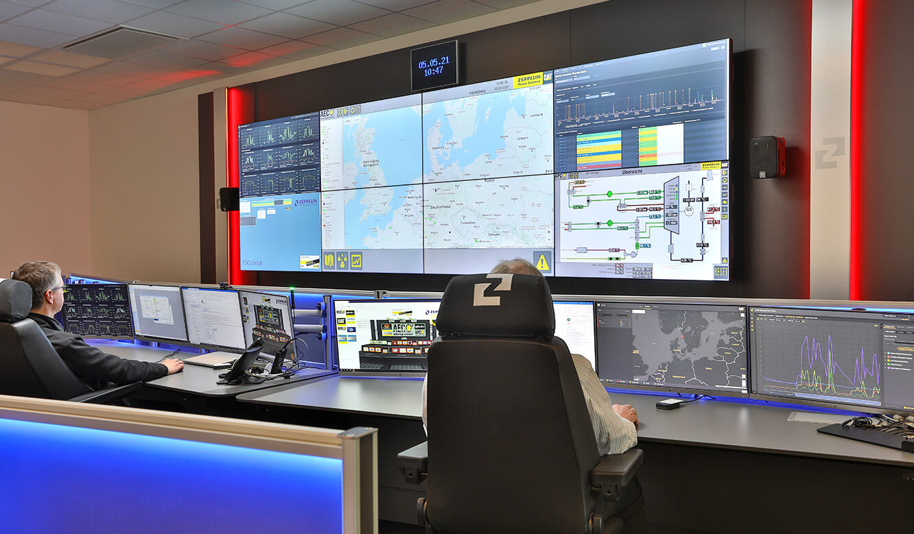 JST Referenz Zeppelin Power Systems Fleet Operations Center - rotes Alarmlight warnt Mitarbeiter in der Leitwarte