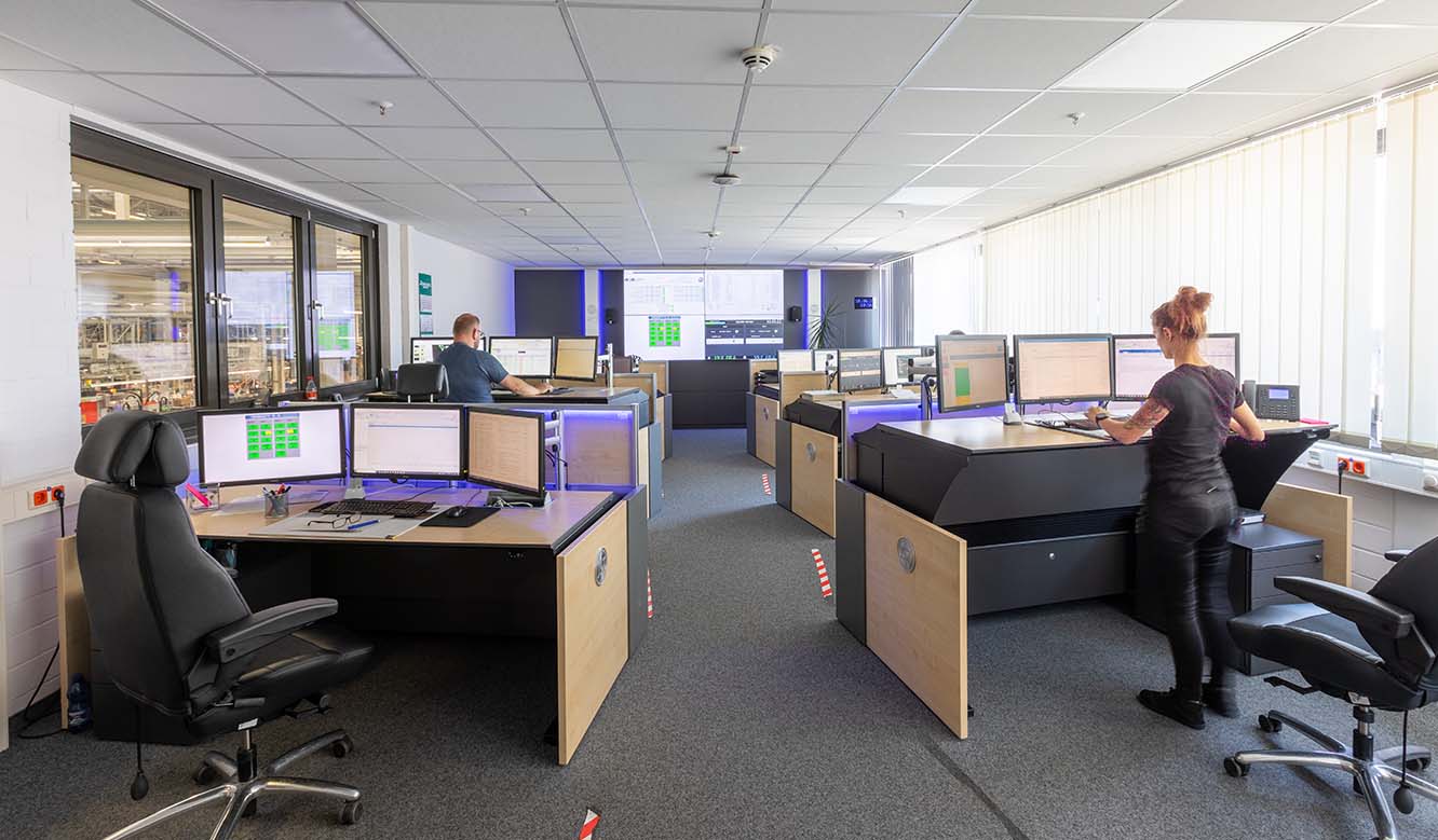 JST reference Volkswagen Sachsen - height-adjustable control room desks in the control center