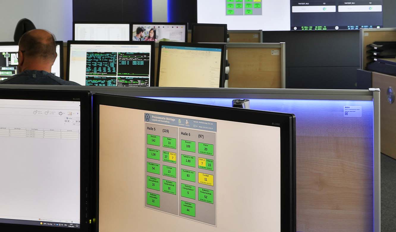 JST reference Volkswagen Sachsen - AlarmLight at the consoles is event-controlled
