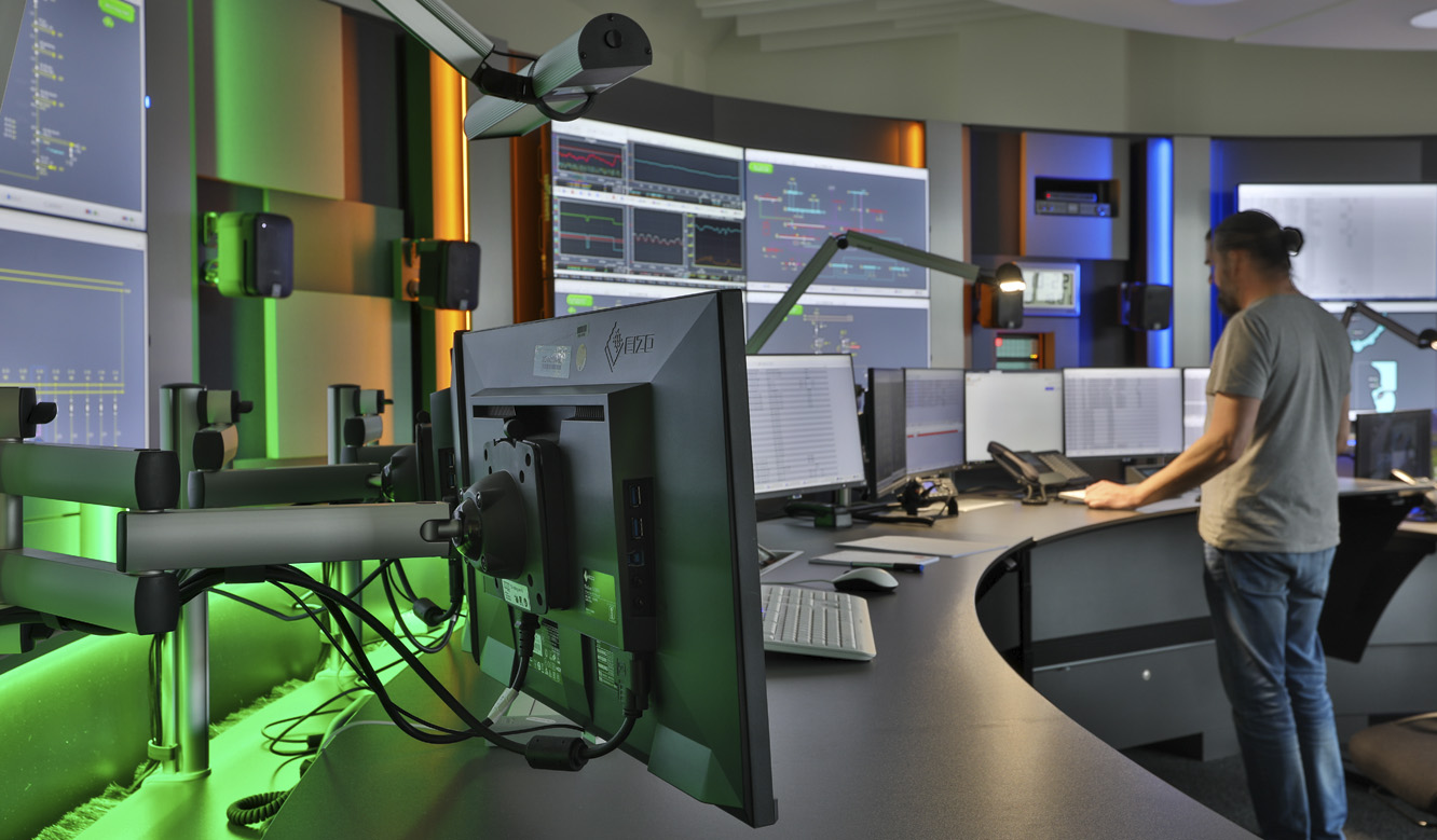 JST TraveNetz network control center modernization - control room furniture and video wall