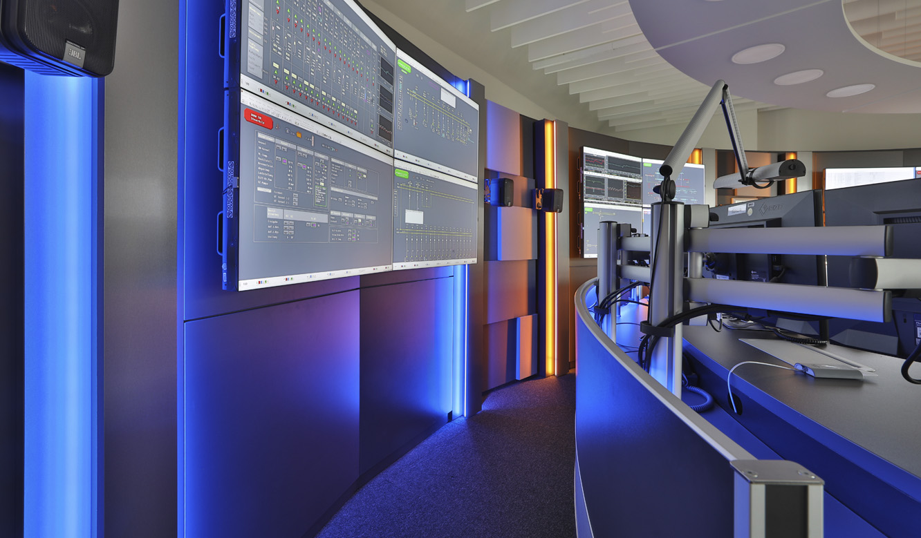 JST TraveNetz network control center modernization - control room with three video walls