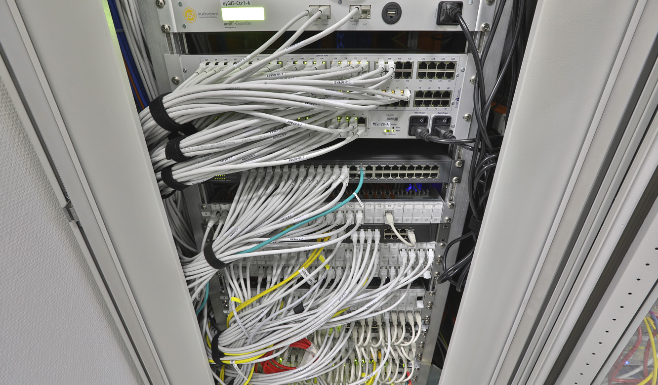 JST TraveNetz network control center modernization - redundant technology for maximum reliability