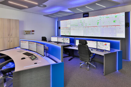 JST Leitwarte Stadtwerke Energieversorgung Schwerin - moderne Kontrollraumtechnik ist Basis für moderne Energieerzeugung
