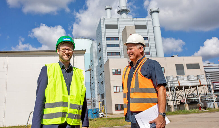JST Leitwarte Stadtwerke Energieversorgung Schwerin: effiziente Energieerzeugung für Heizwärme am Kraftwerk Schwerin Süd