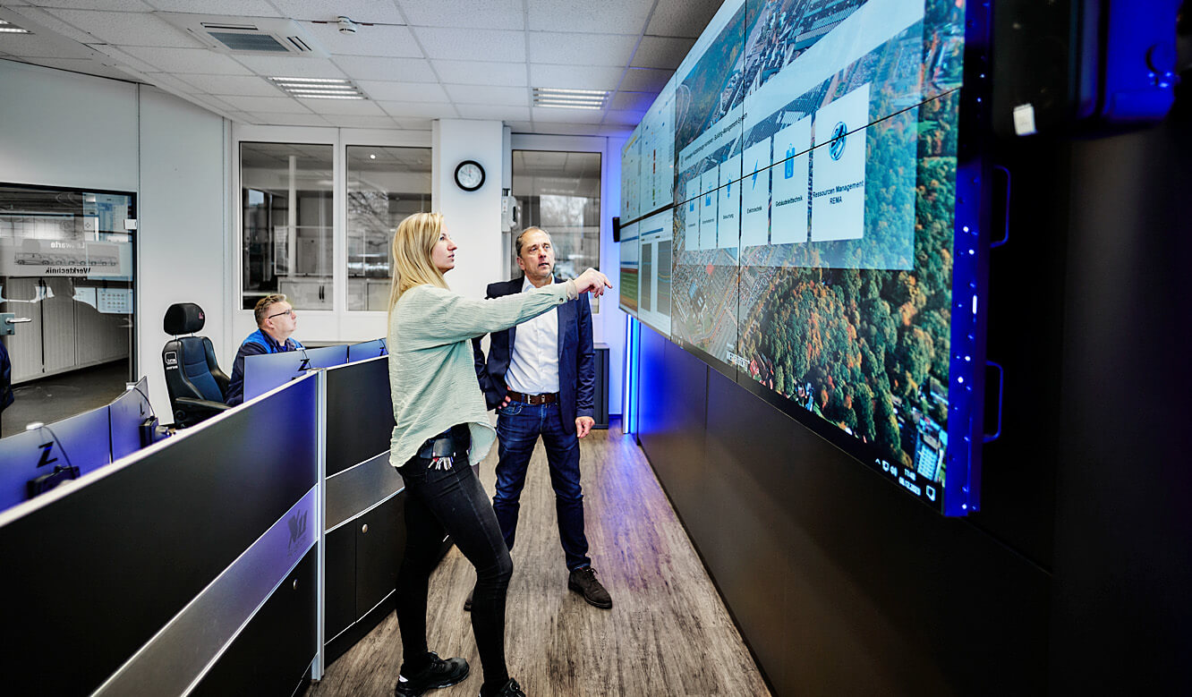 JST Leitstand Volkswagen Nutzfahrzeuge Hannover: VideoWall zur verbesserten Visualsierung