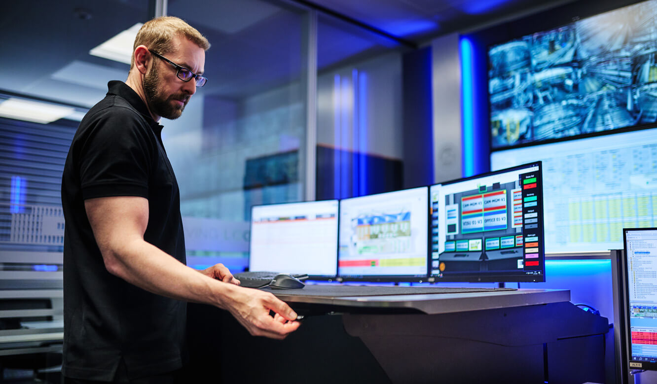 JST Referenz - TGW, BLG, PUMA - Leitstand-Logistikzentrum