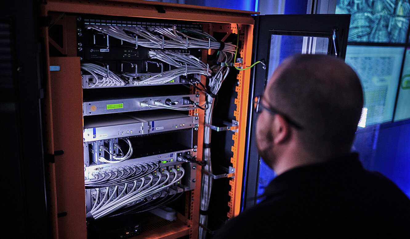 JST Referenz - TGW, BLG, PUMA - Leitstand-Logistikzentrum