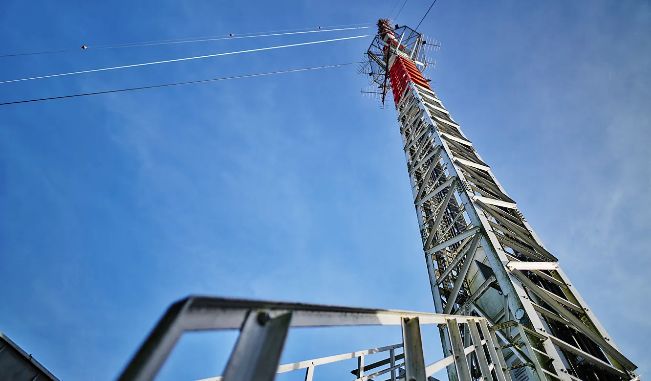 JST Referenz NOC Betriebszentrum WDR: Rundfunksendemast am Standort Langenberg