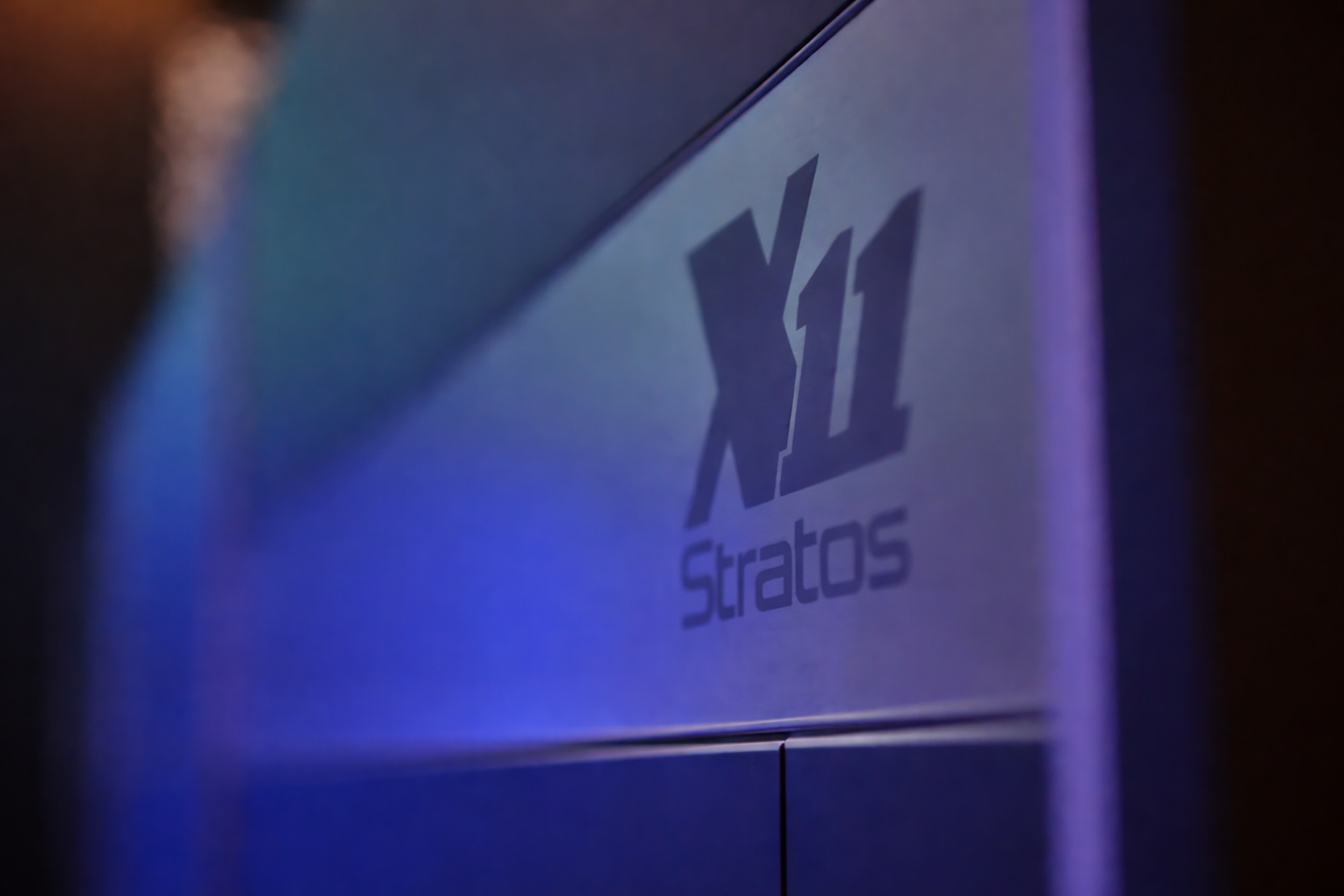 STRATOS X11 Systemintegration in der Leitwarte bei Unilever in Buxtehude als Bestandteil der KVM- und Kontrollraum-Infrastruktur