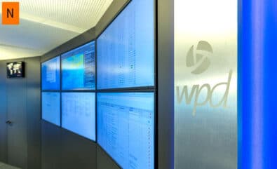 JST DisplayCover - AlarmLight mit Akzentstreifen in Edelstahl-Look